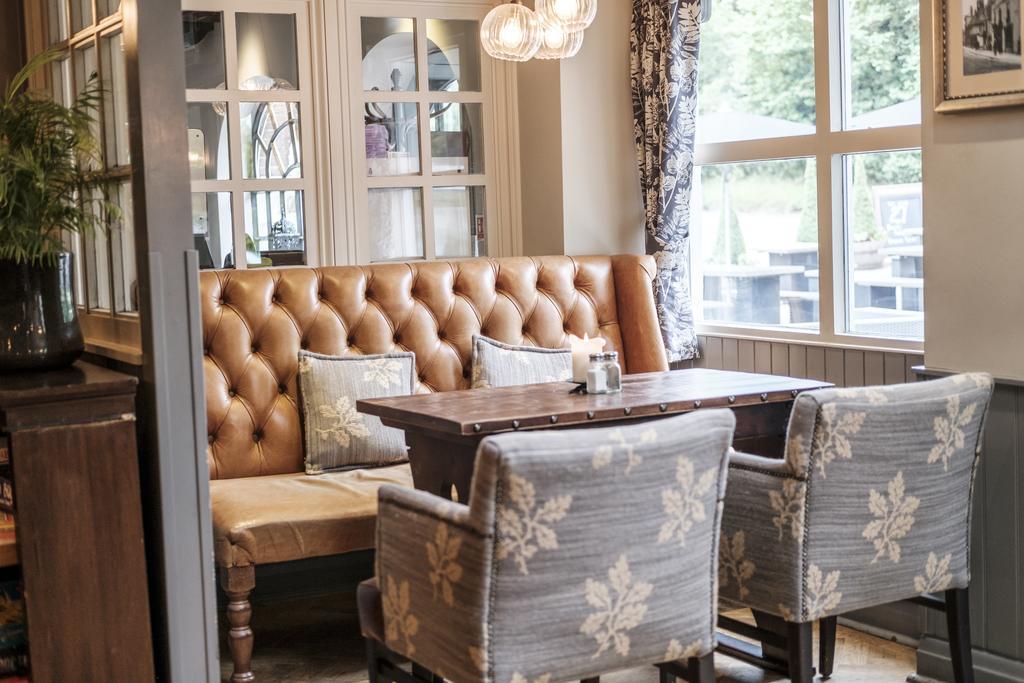 The Princess Royal Farnham  Exterior photo
