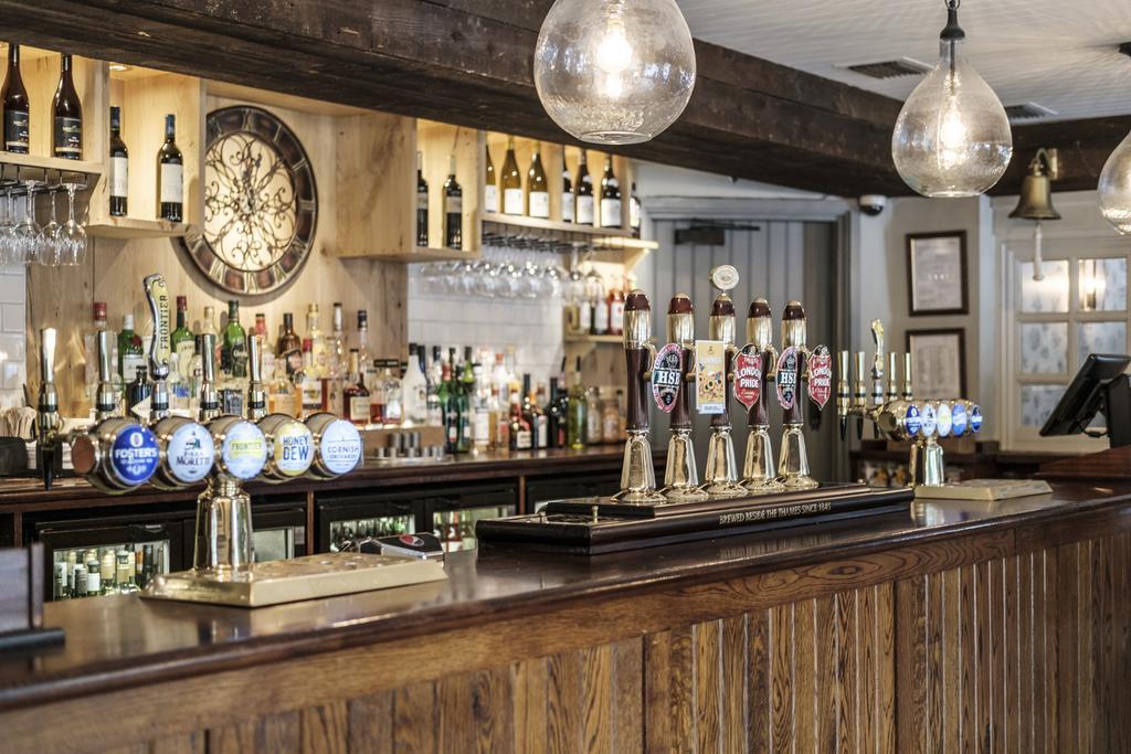The Princess Royal Farnham  Exterior photo