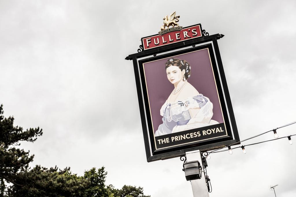 The Princess Royal Farnham  Exterior photo